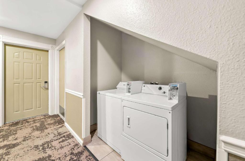 Best Western Executive Inn Los Banos Exteriör bild